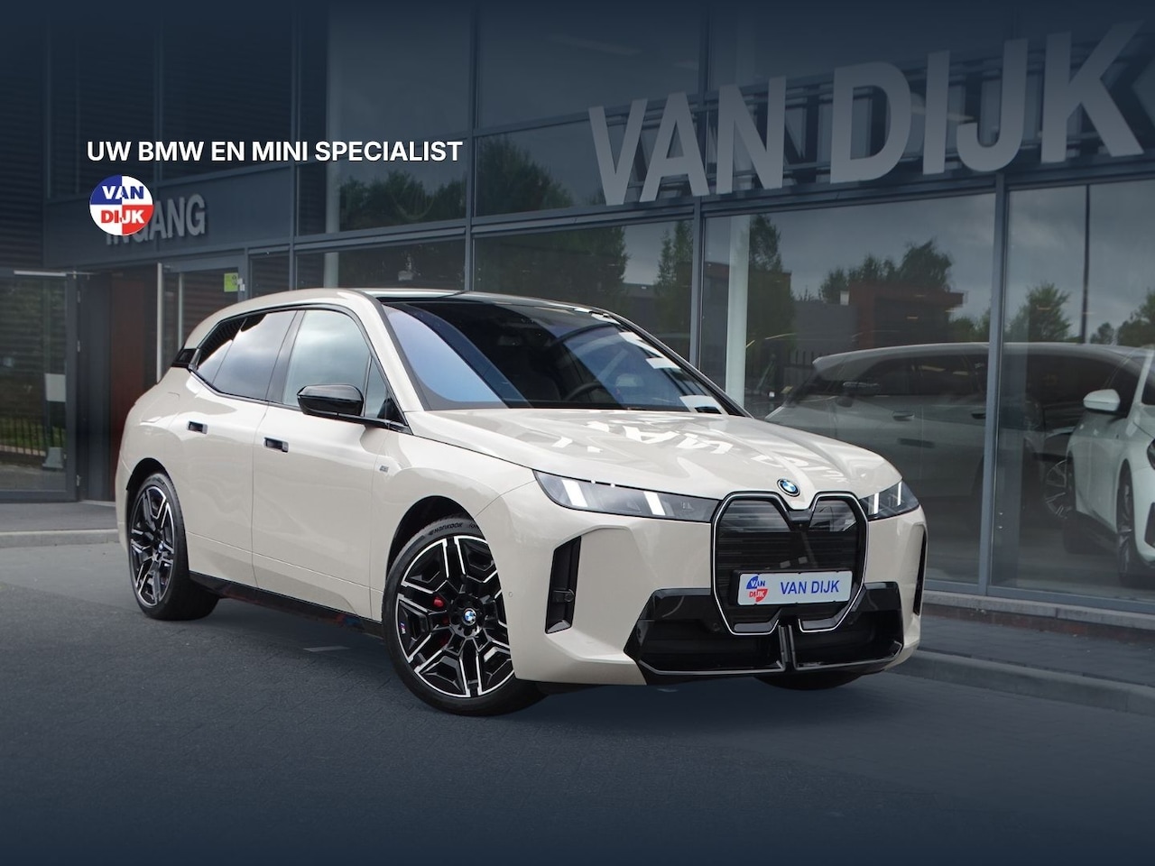 BMW iX - xDrive M70 Pano Soft-Close Bowers & Wilkins Innovatiespakket Warmtecomfortpakket 22''LM Ve - AutoWereld.nl