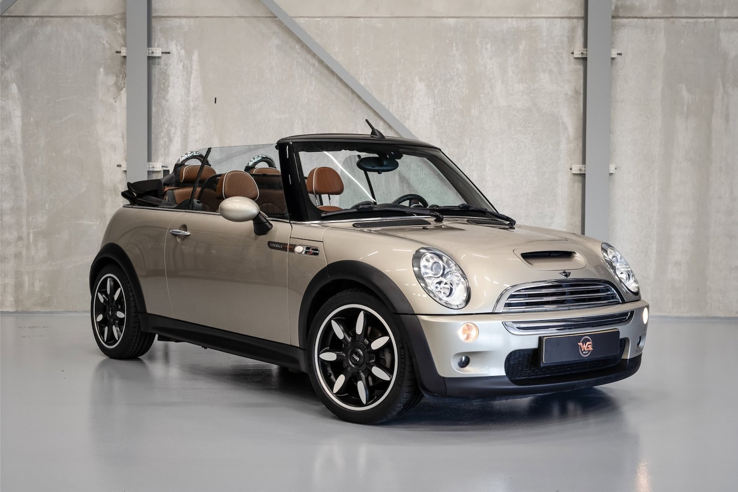 MINI Cabrio - Cooper S Sidewalk | Stoelverwarming | Leder | Xenon | 1ste eigenaar - AutoWereld.nl