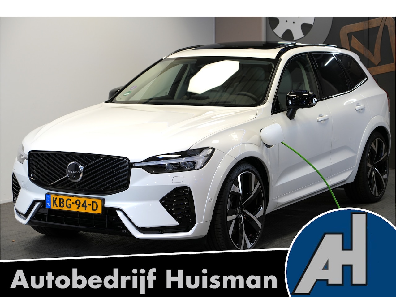 Volvo XC60 - 2.0 T8 AWD 335kW/456pk Aut8 Recharge Ultra Dark Excl. LUCHTVERING + BOWERS&WILKINS + PANOR - AutoWereld.nl