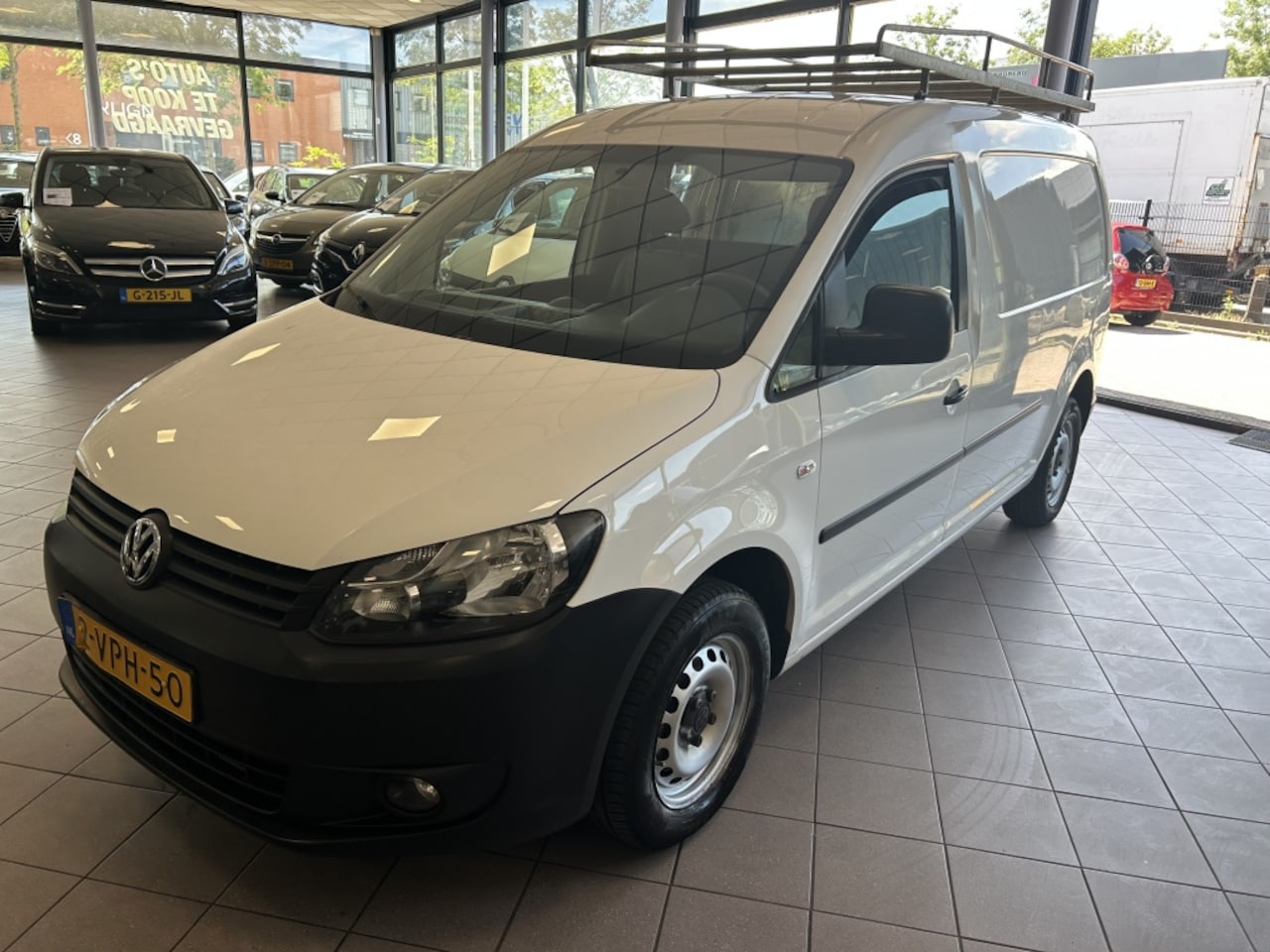 Volkswagen Caddy Maxi - 1.6 TDI Eerste EIG 177 DKM AIRCO BJ 2011 !!! - AutoWereld.nl
