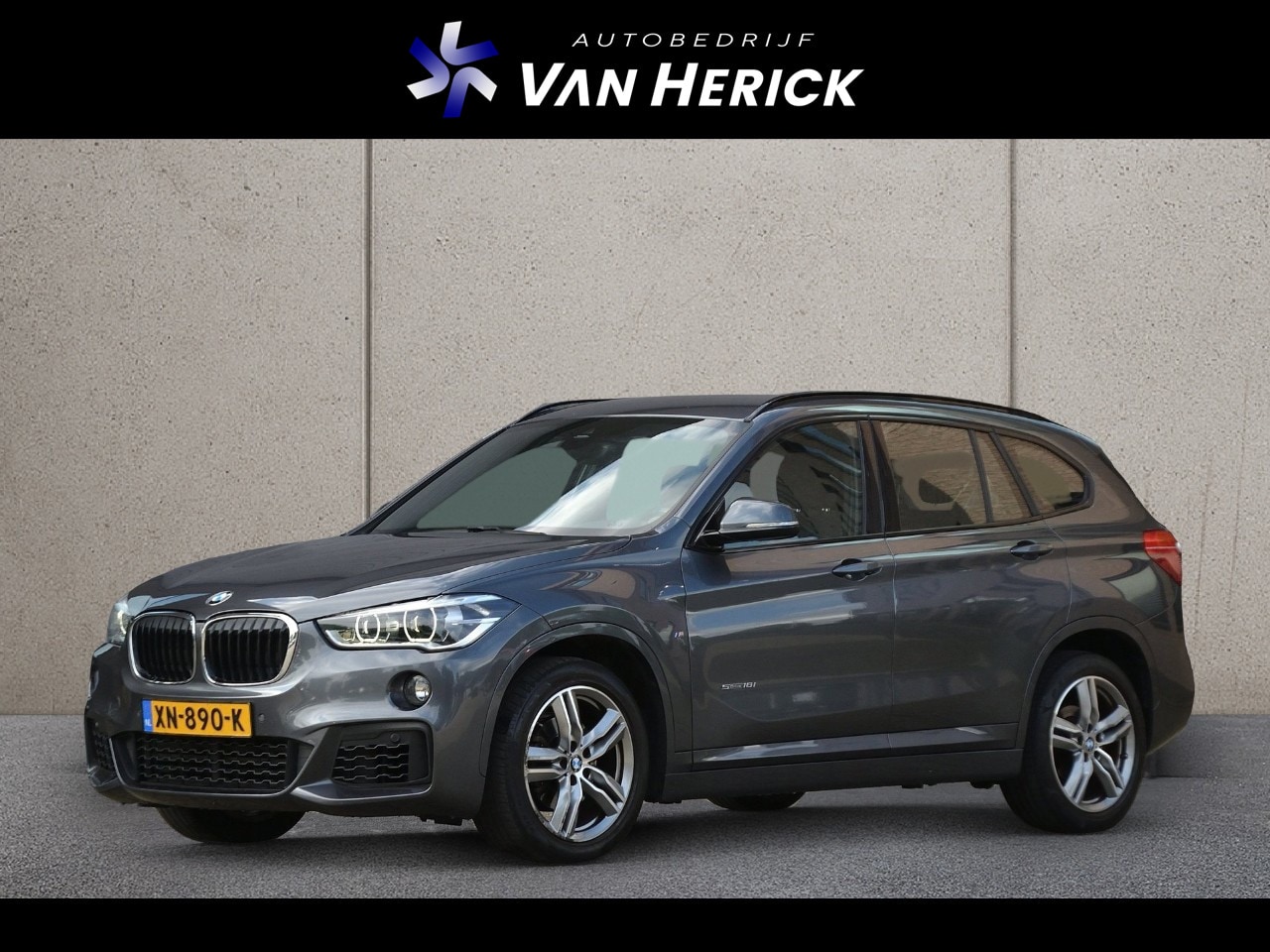 BMW X1 - SDrive18i High Executive Automaat | M-Sport | Alcantara | LED | Navigatie - AutoWereld.nl