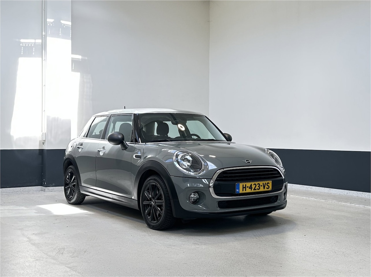 MINI 5-Deurs - 1.5 One Business Edition | Navigatie | Bluetooth | NL | - AutoWereld.nl