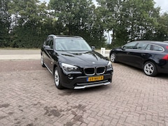 BMW X1 - sDrive18i TREKHAAK CARPLAY CRUISE