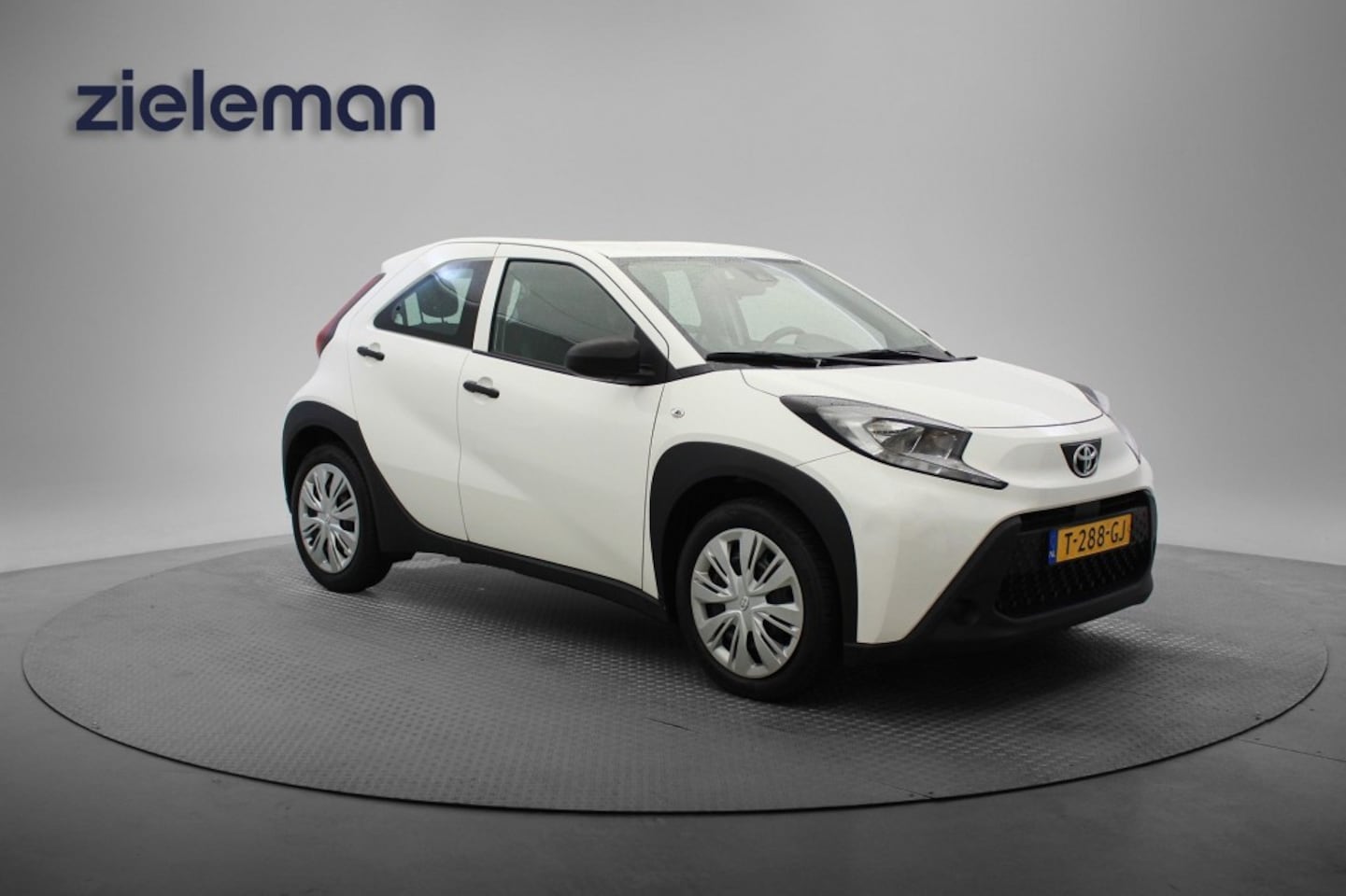 Toyota Aygo X - 1.0 VVT-i MT - Carplay, Adaptive Cruise, Airco - AutoWereld.nl