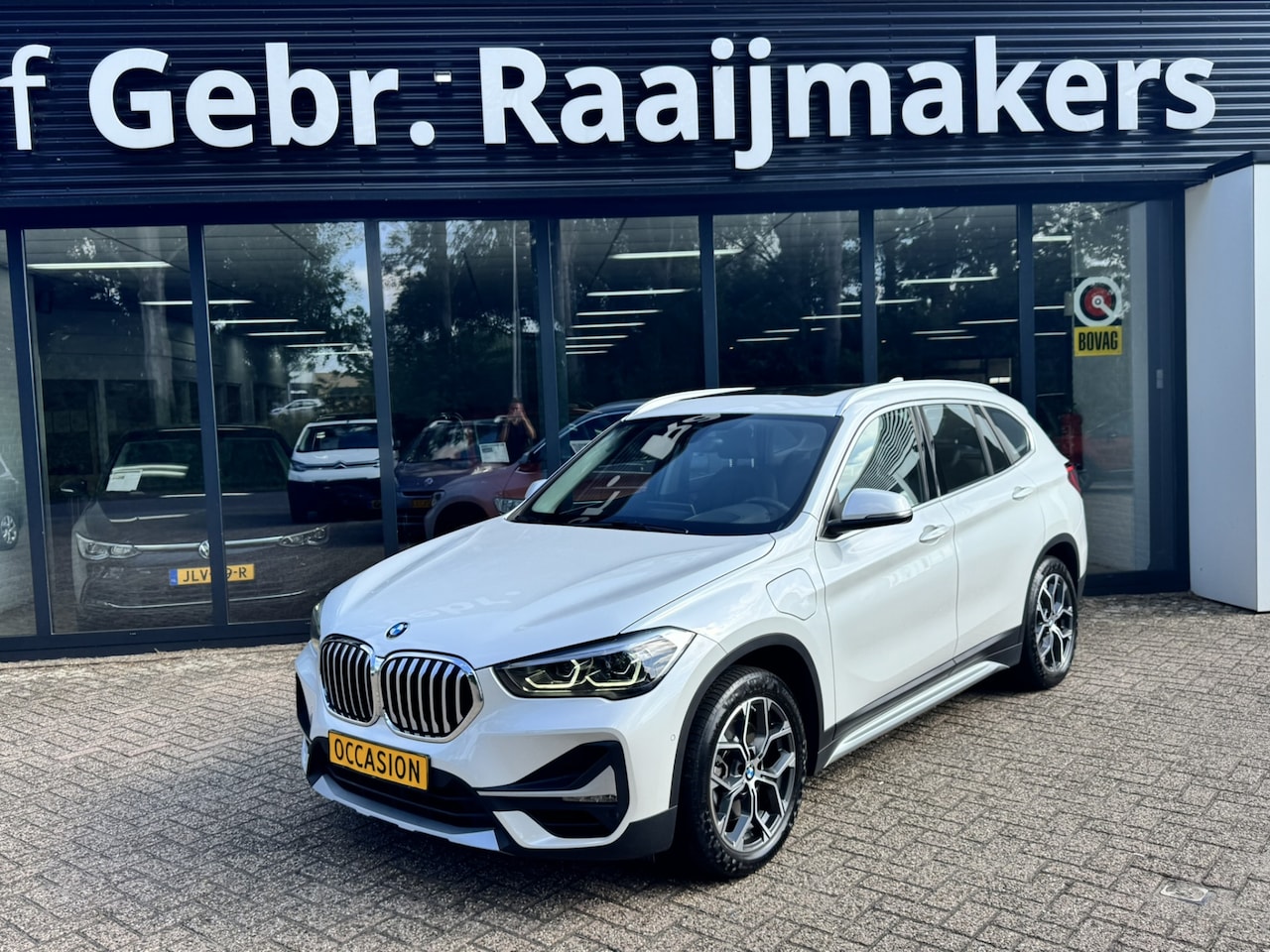 BMW X1 - xDrive25e High Executive X-Line*Panoramadak*Trekhaak*LED* - AutoWereld.nl