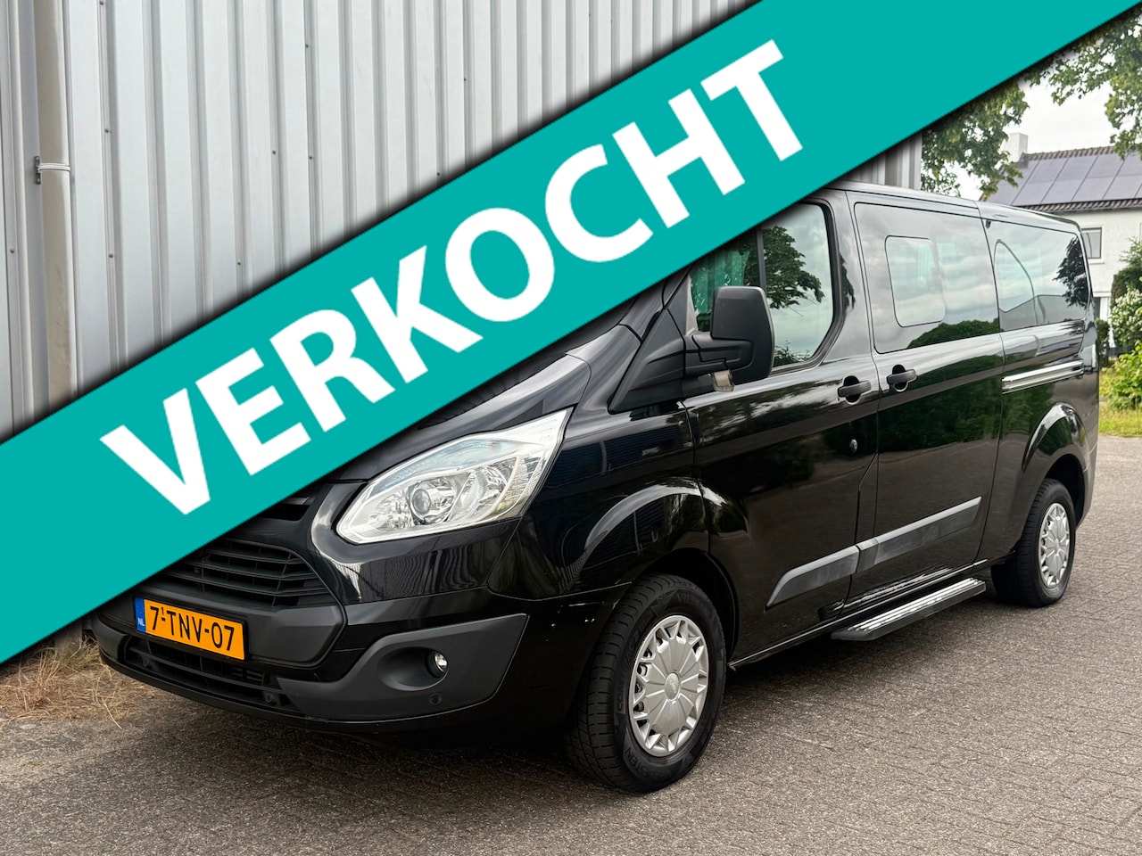 Ford Transit Custom Tourneo - 300 2.2 TDCI L2H1 Titanium / 9pl / 2x schuifdeuren - AutoWereld.nl