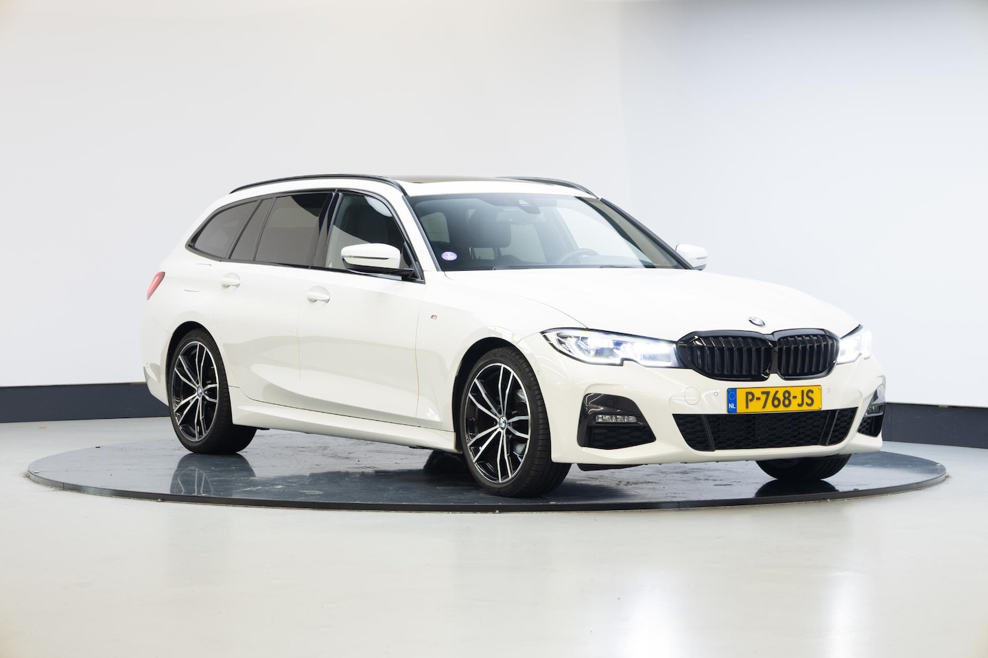 BMW 3-serie Touring - 318i Business Edition Plus 318i Business Edition Plus - AutoWereld.nl