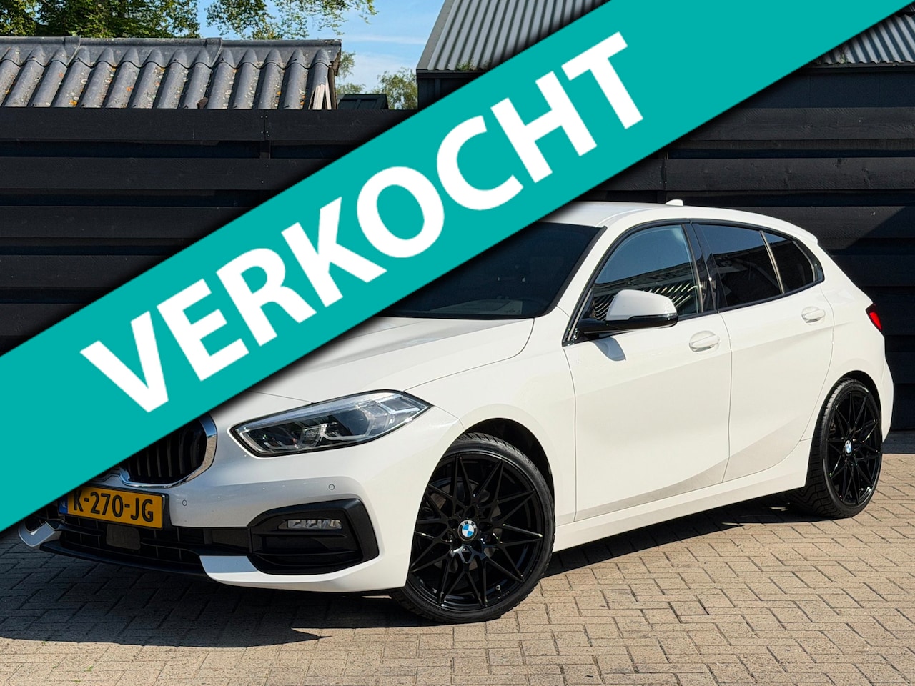 BMW 1-serie - 118i 19" I Carplay I LED I Navigatie I Leder - AutoWereld.nl