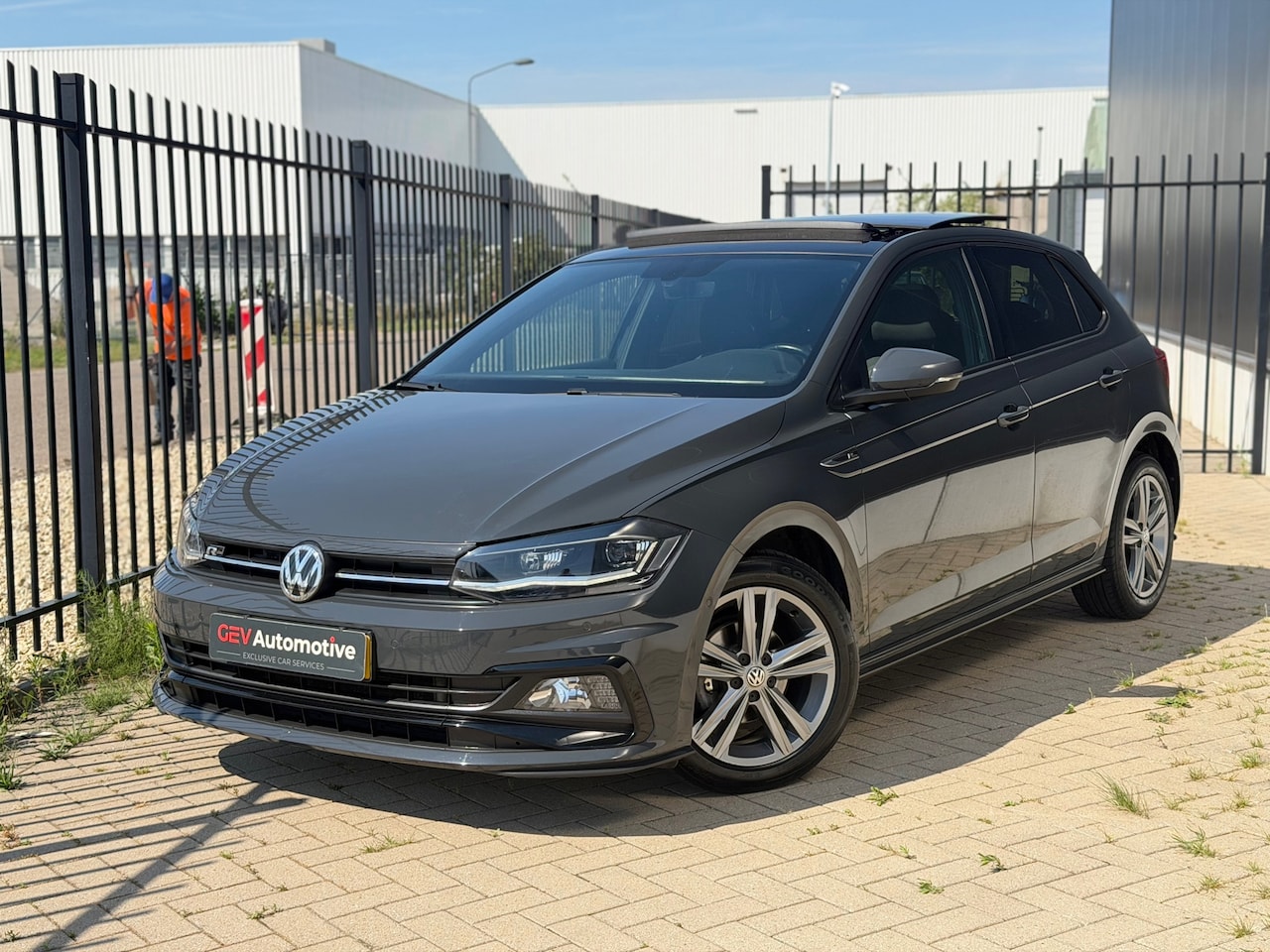 Volkswagen Polo - 1.0 TSI DSG R-Line Pano LED ACC NAP - AutoWereld.nl