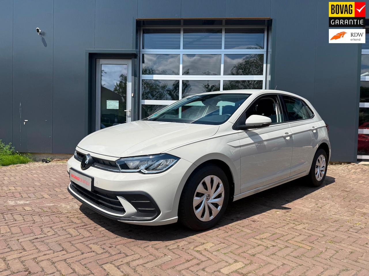 Volkswagen Polo - 1.0 MPI Polo Life |CarPlay | PDC V+A | All-in Prijs - AutoWereld.nl