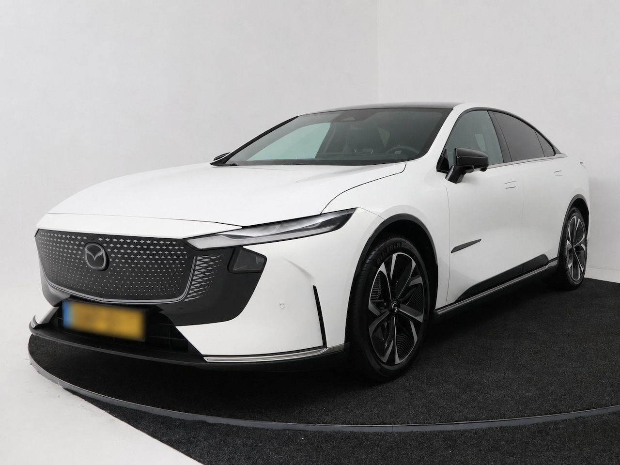 Mazda 6e - Takumi 68.8 kWh | Snelladen in 24 minuten van 10 naar 80% | WLTP 479 | Direct leverbaar - AutoWereld.nl