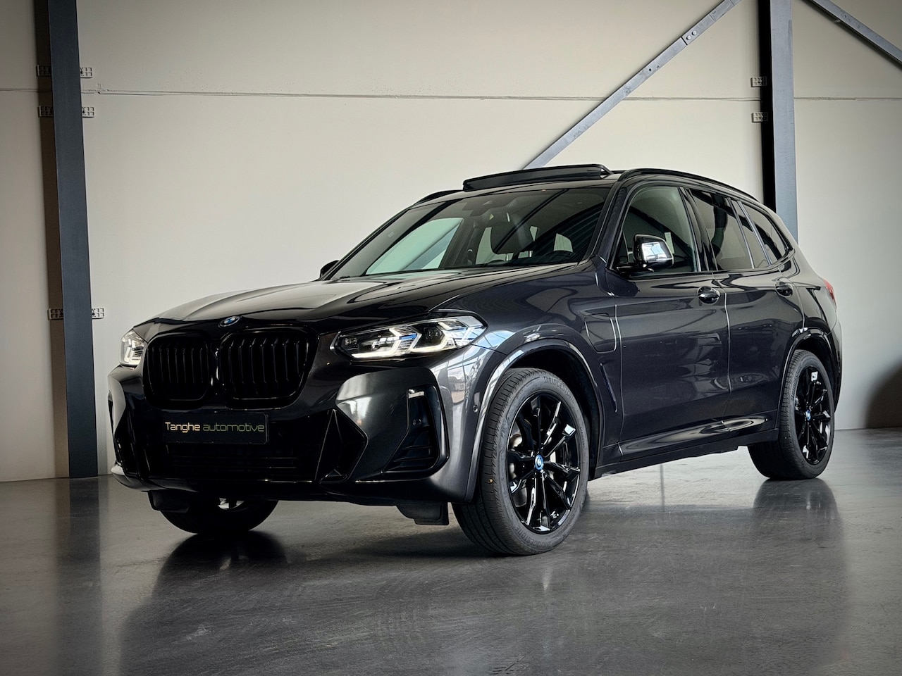 BMW X3 - XDrive30e M-Sport, Panodak, Trekhaak, Laser, HUD, 20" - AutoWereld.nl