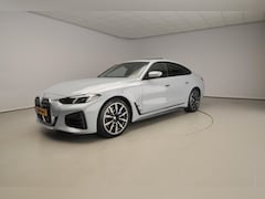 BMW 4-serie Gran Coupé - 430i xDrive | M-Sportpakket | LED | Navigatie | Schuifdak | Sportstoelen | Stoelverwarming