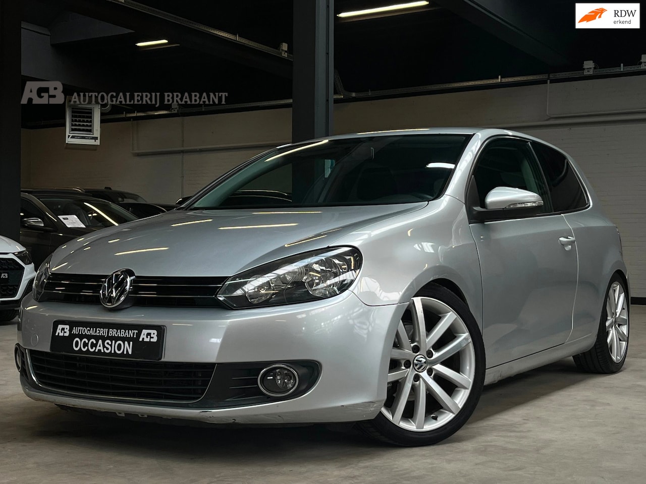 Volkswagen Golf - 2.0 TDI Highline Carplay/Airco/Cruise - AutoWereld.nl