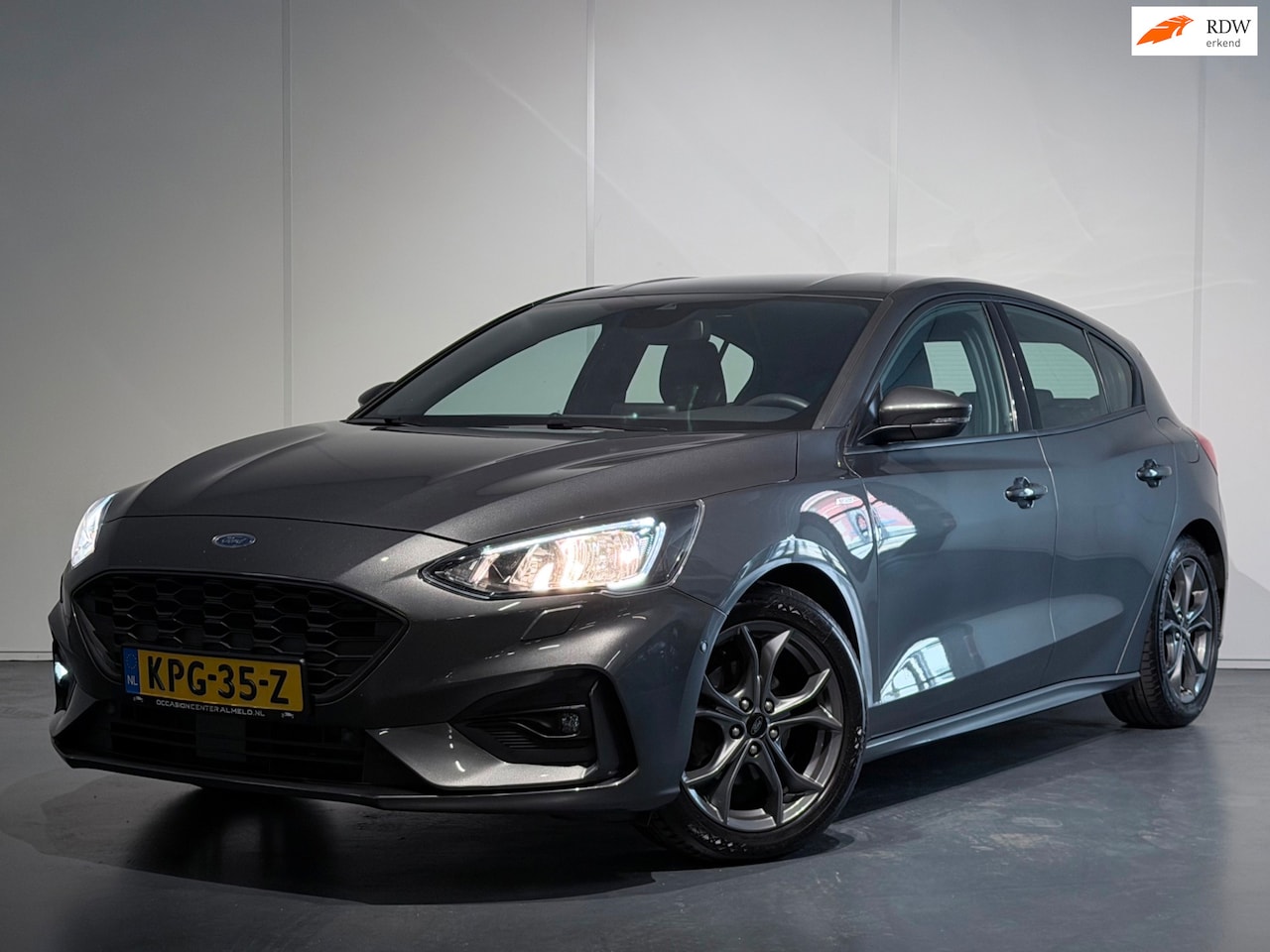 Ford Focus - 1.5 ST-Line 182 /Clima/BOTS/PDC+Cam/LED/CarPlay/LaneAss/Trekhaak - AutoWereld.nl