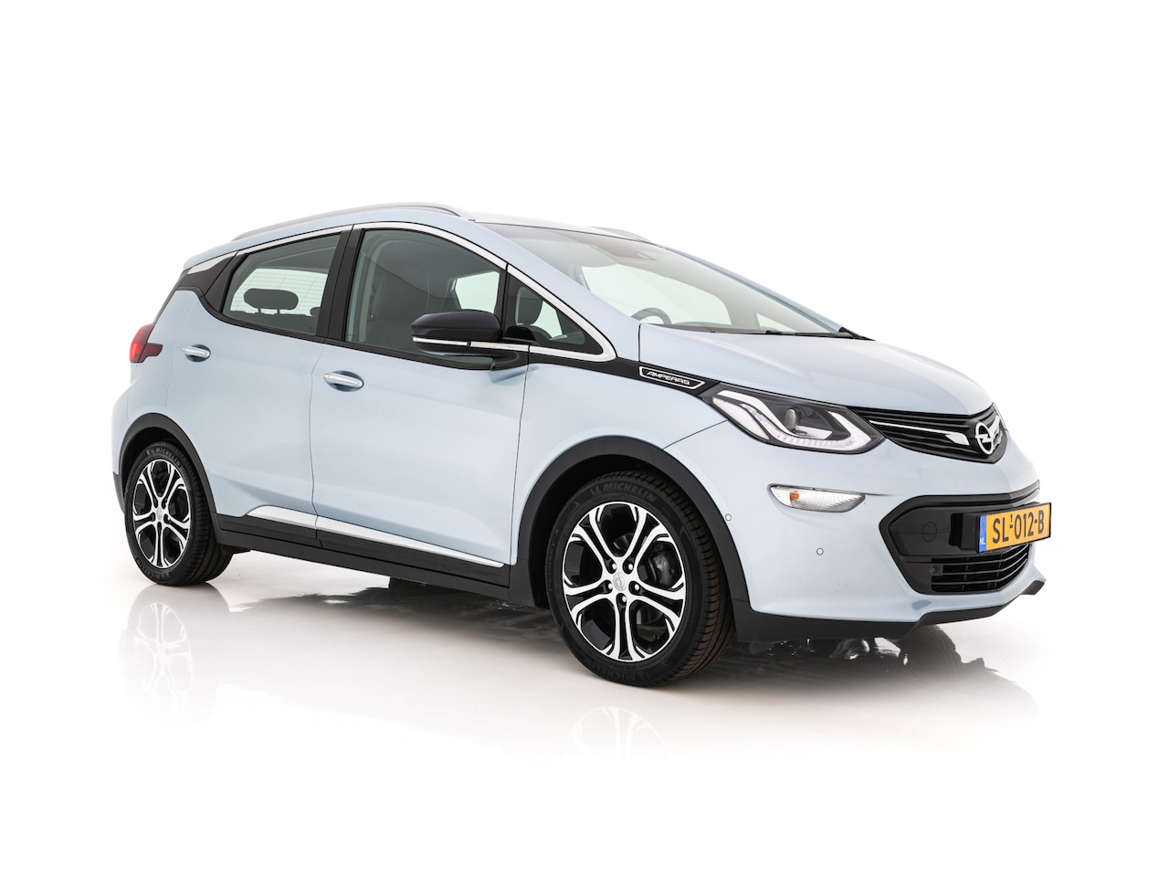 Opel Ampera-e - Business executive 60 kWh Aut. *LEATHER | XENON | ADAPTIVE-CRUISE | BLINDSPOT | KEYLESS | - AutoWereld.nl