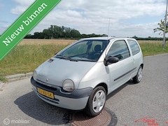 Renault Twingo - 1.2 nap nw apk trekhaak airco (koud)