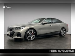 BMW i5 - eDrive40 84 kWh | M Sportpakket Pro | 20 inch velgen | Driving Assitant Plus | Privacy gla