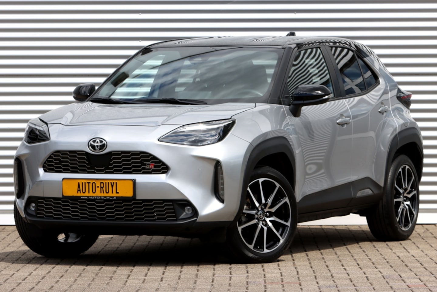 Toyota Yaris Cross - 1.5 Hybrid GR Sport Two-Tone - AutoWereld.nl