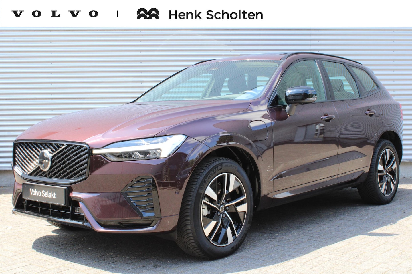 Volvo XC60 - T6 Plug-in hybrid AWD Plus Dark | Trekhaak | Panoramadak | Head up display | 360 graden ca - AutoWereld.nl