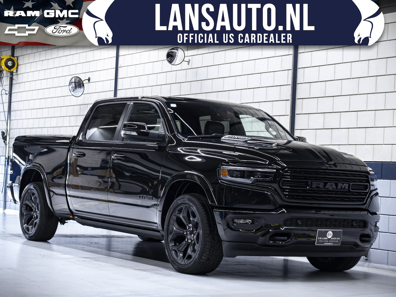 Dodge Ram 1500 - Limited Night 5.7L Hemi V8 | Pano| Luchtvering| 360 camera 6.4 ft Bed - AutoWereld.nl