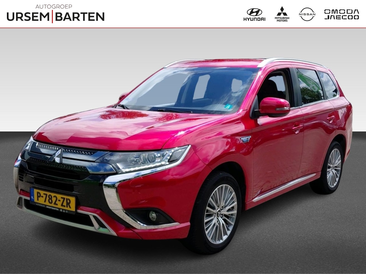 Mitsubishi Outlander - 2.4 PHEV Intense+ met trekhaak | Achteruitrijcamera - AutoWereld.nl