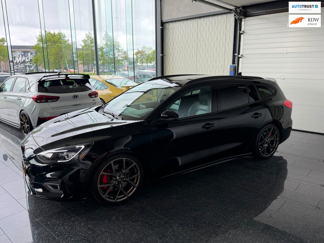 Ford Focus Wagon - 2.3 EcoBoost ST-3 2019 280PK Zwart ST3 - AutoWereld.nl