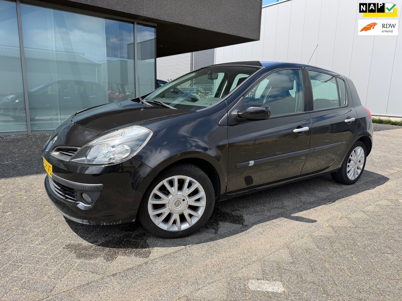 Renault Clio - 1.6-16V Dynamique Luxe AIRCOBJ 1+2006 APK 9+2027 - AutoWereld.nl
