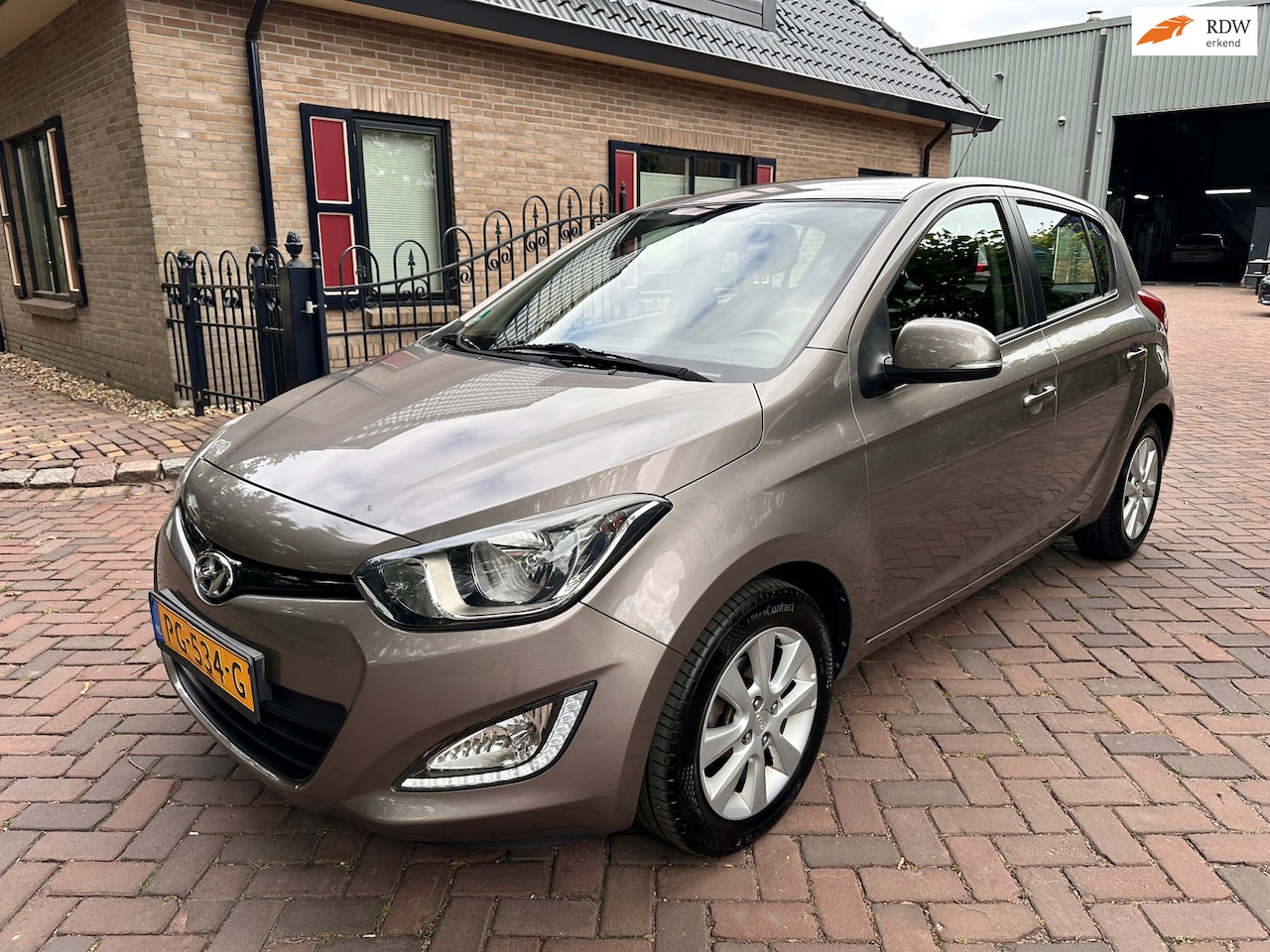 Hyundai i20 - 1.2i Black pack 1.2i Black pack - AutoWereld.nl