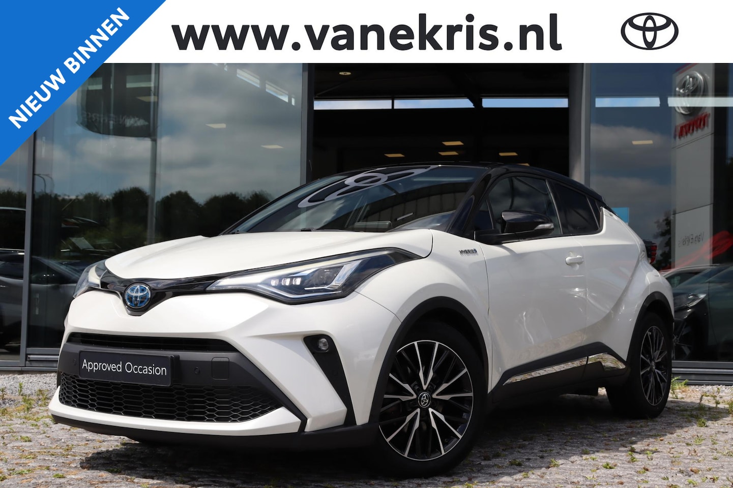 Toyota C-HR - 1.8 Hybrid Bi-Tone 1.8 Hybrid Bi-Tone, BSM, Parkeersensoren, Apple Carplay / Android Auto, Stoelverwarming. - AutoWereld.nl