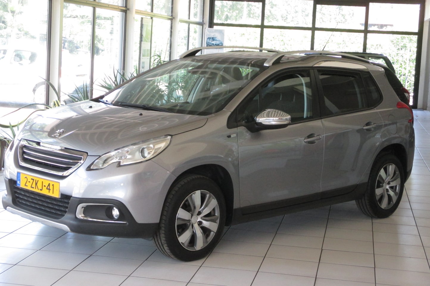 Peugeot 2008 - 1.2 PureTech Style - AutoWereld.nl