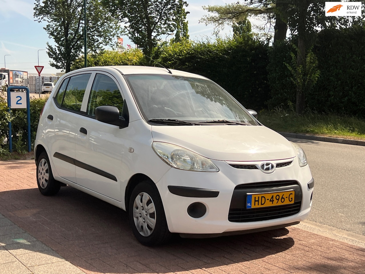 Hyundai i10 - 1.25i * IS INGERUILD|MAKKELIJKE PRIJS! - AutoWereld.nl