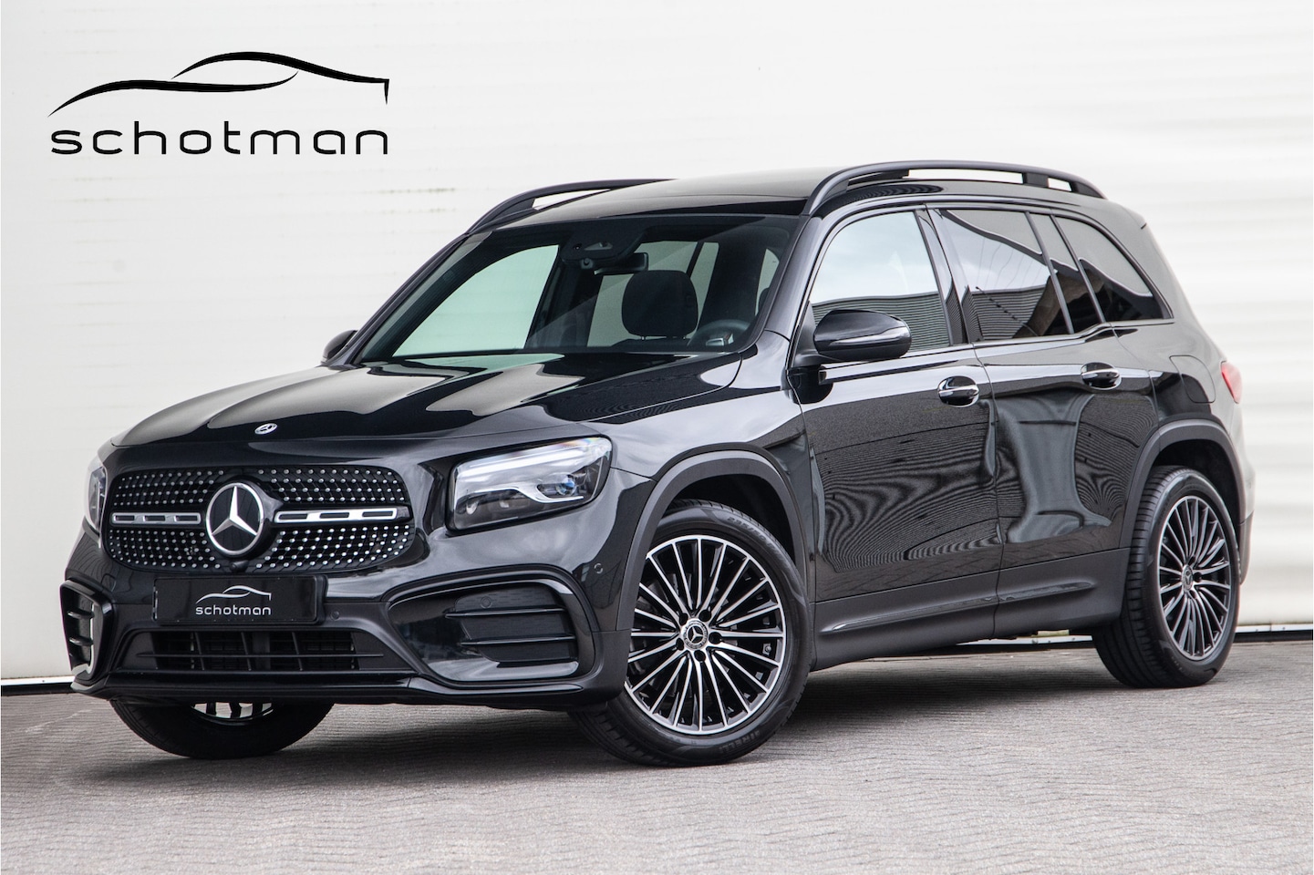 Mercedes-Benz GLB - 180 AMG Premium, Panorama, Nightpakket, 7 persoons, Sfeerverlichting, 7p - AutoWereld.nl