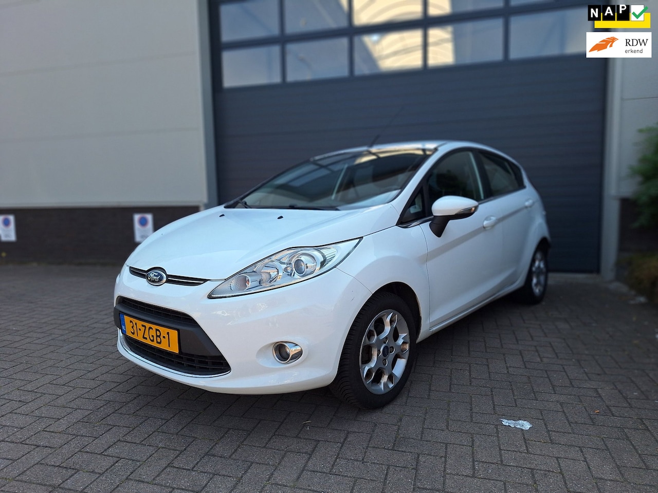 Ford Fiesta - | 1.25 Titanium | Airco | 2 eigenaar | Lage kilometerstand | - AutoWereld.nl