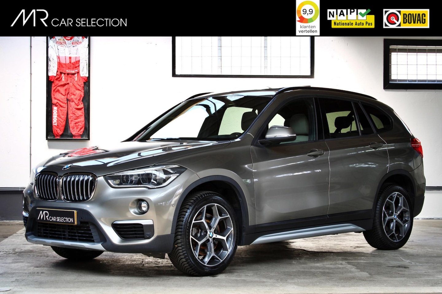 BMW X1 - sDrive20i High Executive | X line | Panoramadak | Stuurwiel verwarming | Leder | Achteruit - AutoWereld.nl