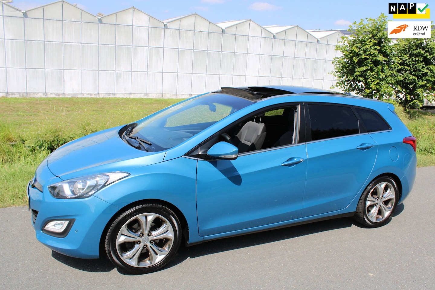 Hyundai i30 Wagon - 1.6 GDi Business Edition 1.6 GDI Business Edition - AutoWereld.nl