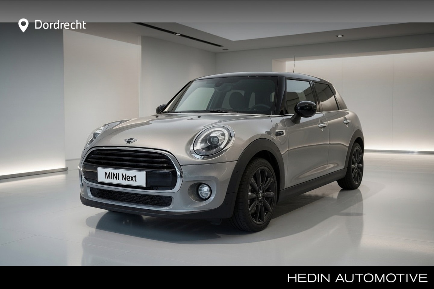 MINI 5-Deurs - Cooper 60 Years Edition | Panoramadak | Leder | Stoelverwarming | Harman Kardon | 2 jaar g - AutoWereld.nl