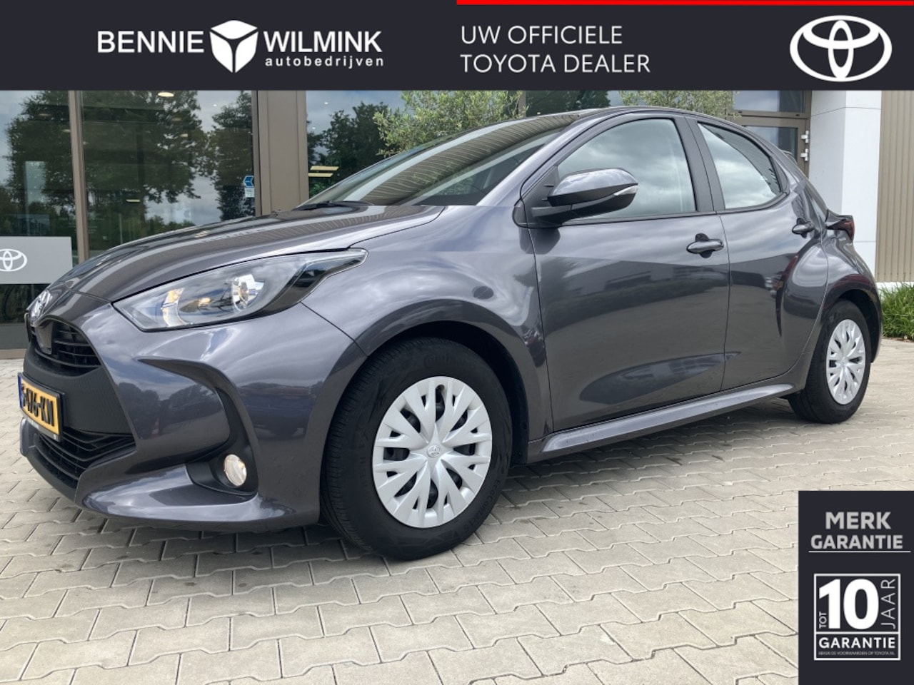 Toyota Yaris - 1.5 Hybride Active | Camera | Apple Car-play | Stoelverw - AutoWereld.nl