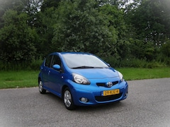 Toyota Aygo - 1.0-12V Dynamic Blue . 5 Drs . Airco . LMV . Elec ramen . eerste eigenaar