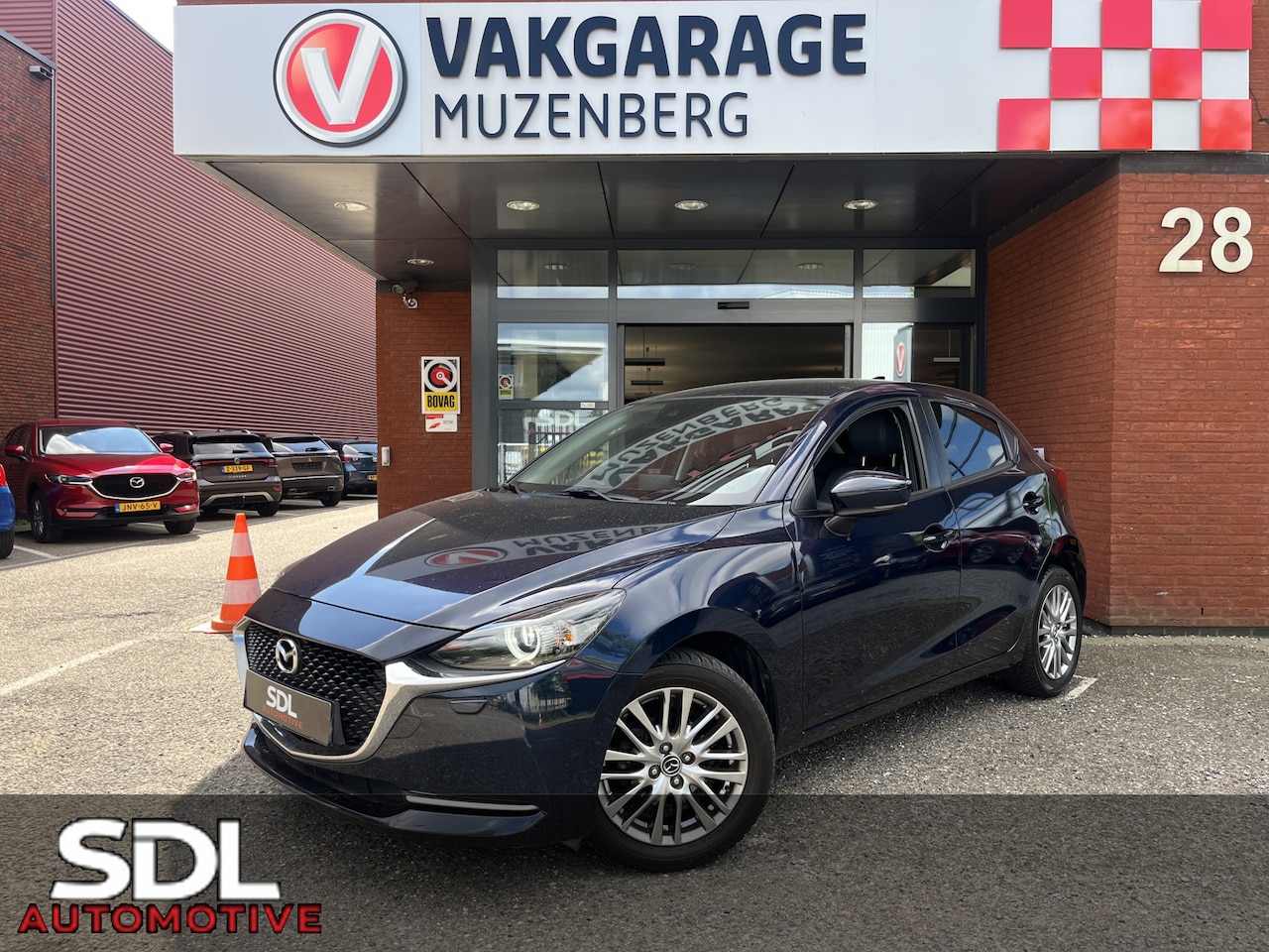 Mazda 2 - 1.5 Skyactiv-G Signature // LED // DODEHOEK // LEDER-ALCANTARA // CLIMA // STOEL+STUURVERW - AutoWereld.nl