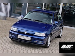 Opel Astra - 2.0i GSi 49.000km *Collectors item in mint condition
