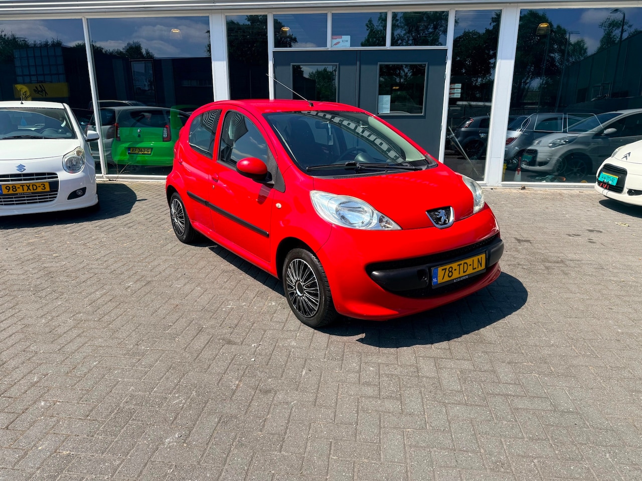 Peugeot 107 - 1.0-12V XS 1.0-12V XS - AutoWereld.nl