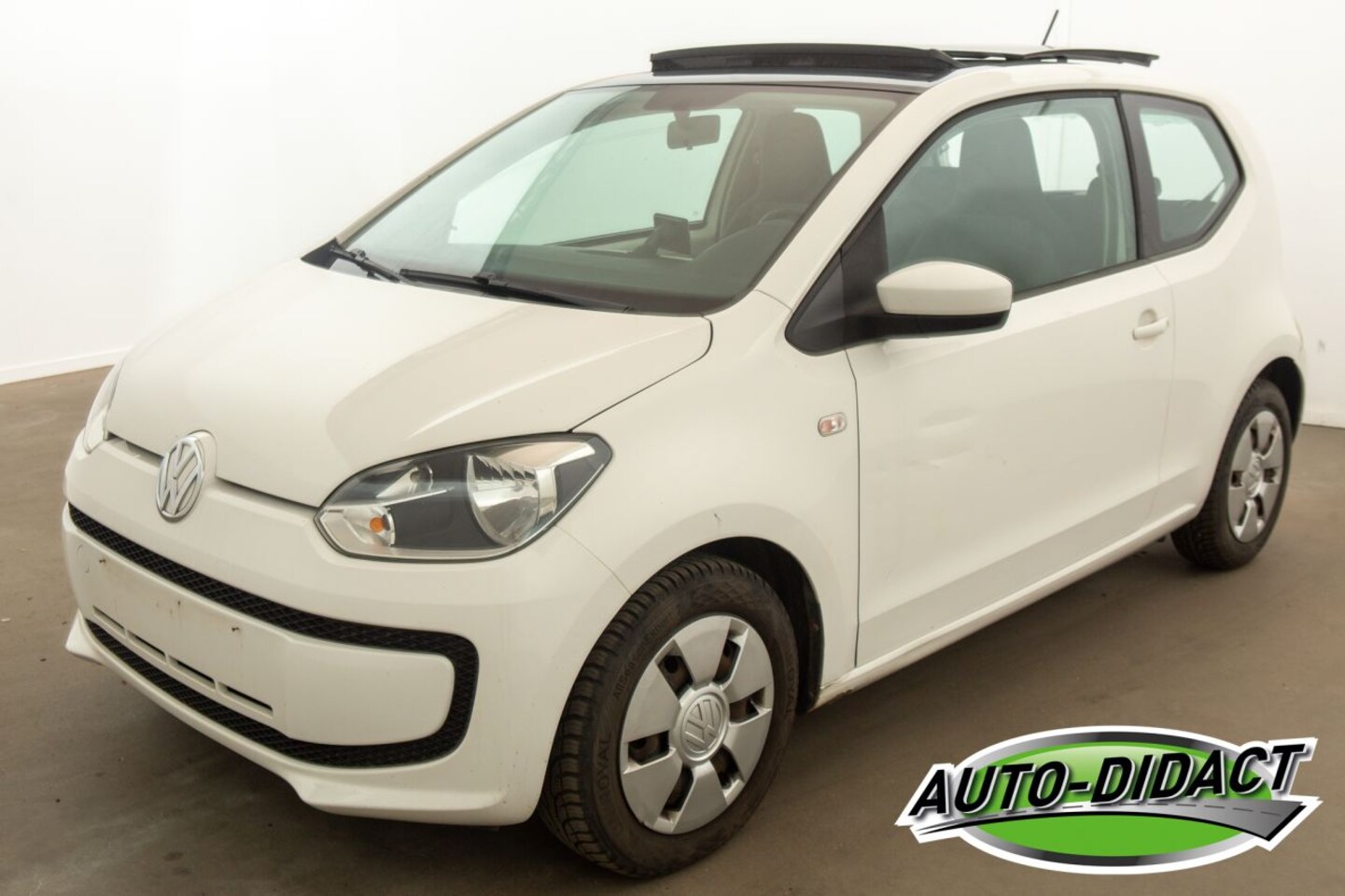 Volkswagen Up! - 1.0 44kW Open Pano Airco move up - AutoWereld.nl
