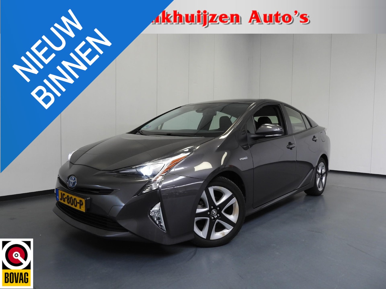 Toyota Prius - 1.8 Hybrid Dynamic NAVI/CAMERA/LED/HEAD-UP/TREKH./17"LMV! - AutoWereld.nl