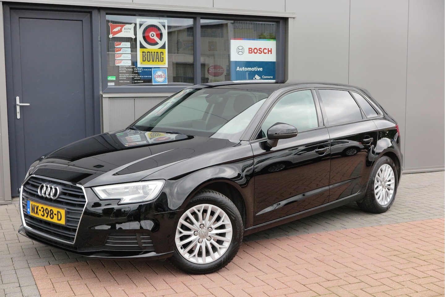Audi A3 Sportback - 1.4 TFSI CoD 110kw 150PK S-tronic Xenon ,Trekhaak , LMV, Stuurwiel multifunctioneel, etc. - AutoWereld.nl