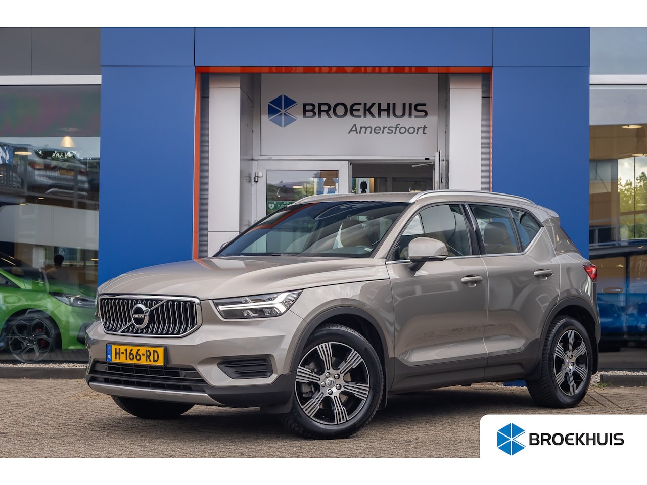 Volvo XC40 - 2.0 T4 Inscription | Leder | Harman/Kardon | Apple Carplay/Android Auto | Achteruitrijcame - AutoWereld.nl