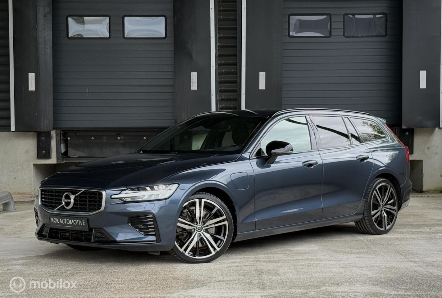 Volvo V60 - 2.0 T6 Recharge AWD R-Design|Winterpakket|ACC|BLIS - AutoWereld.nl