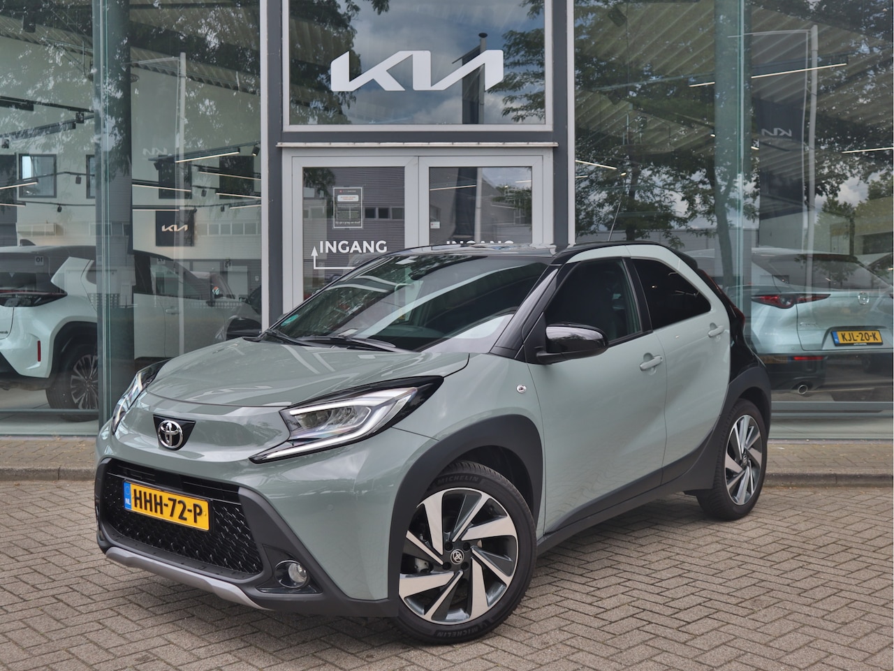 Toyota Aygo X - 1.0 VVT-i S-CVT Envy CVT Automaat Navigatie | Climate Control | Draadloze oplader | Two To - AutoWereld.nl