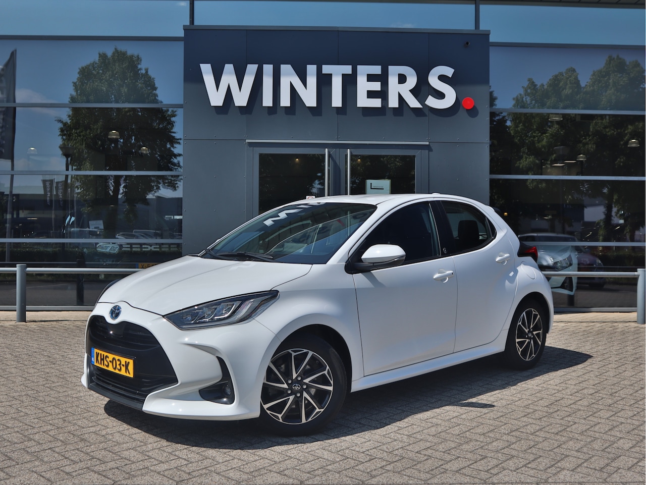Toyota Yaris - 1.5 Hybrid 115 First Edition | Adaptieve Cruise Control | Camera  | Climate Control | Keyl - AutoWereld.nl