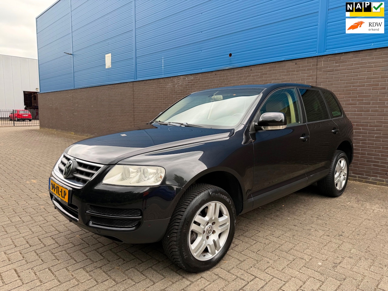 Volkswagen Touareg - 3.6 V6 | Automaat | Cruise | Stoelverwarming | Climate | Parkeersensoren | Zescilinder | 1 - AutoWereld.nl
